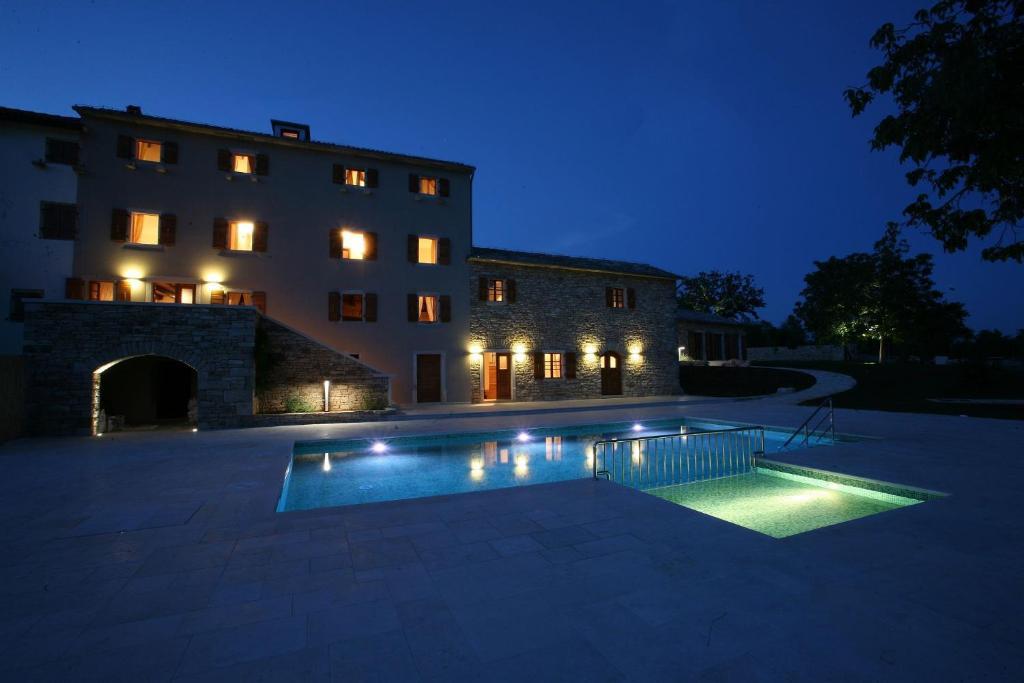 Villa Poropati, Groznjan, Istria - Luxury Countryside Estate For Up To 19 Persons - Large Pool Of 80M2 With Kids Section Chambre photo