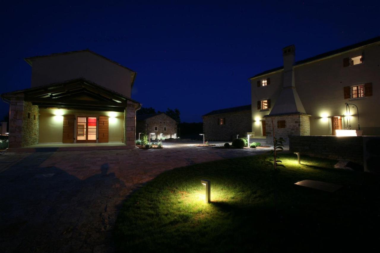 Villa Poropati, Groznjan, Istria - Luxury Countryside Estate For Up To 19 Persons - Large Pool Of 80M2 With Kids Section Chambre photo